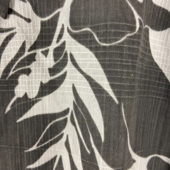 Method Mens Hawaiian Black and White Button Down Short Sleeve Shirt. Size: Large - Picture 4 of 7